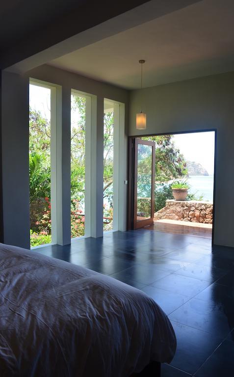 Hotel Blue Parrot Labuan Bajo Zimmer foto